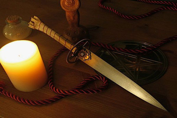 ножи используются в некоторых гаданиях