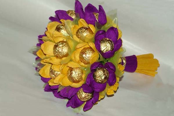 букет из конфет