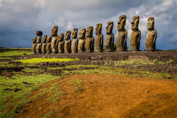 Каменные истуканы острова Пасхи