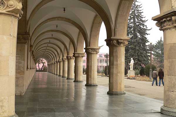 Аркада дома-музея Сталина