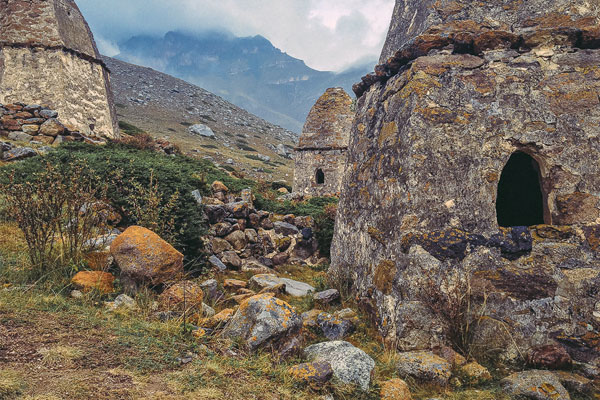 каменные строения Чегемского ущелья