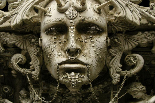 необычная горгулья