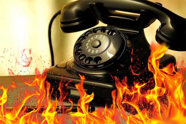 телефон в огне