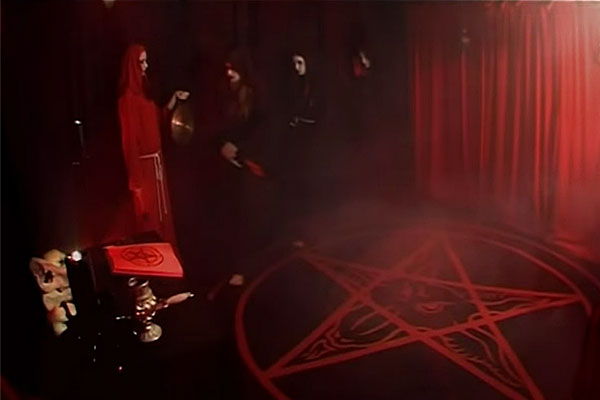 как навести порчу на своего врага