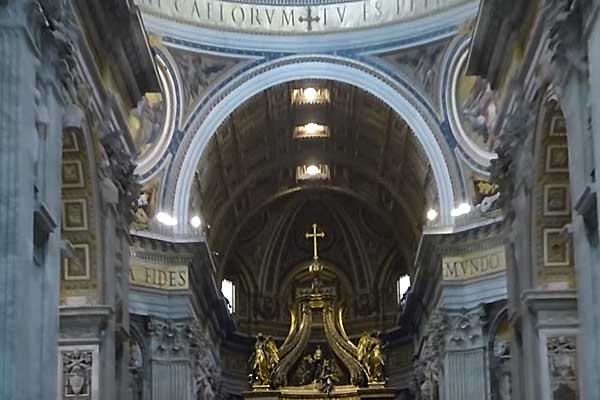 интерьер собора св. Петра в Ватикане