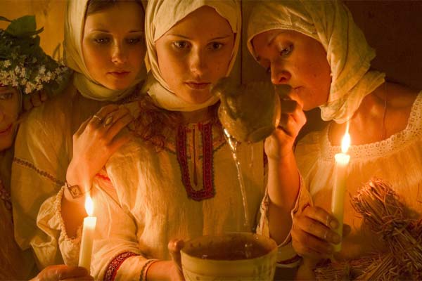 три девушки гадают