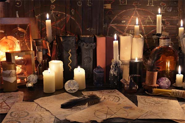 Свечи и пентаграмма
