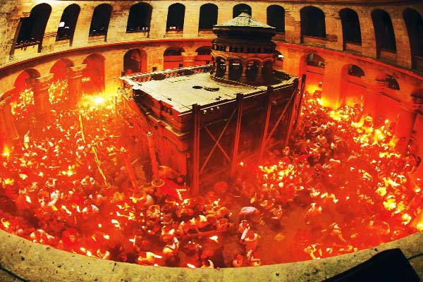 схождение Благодатного Огня в 2018 году