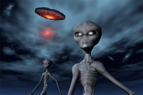 Инопланетяне вышли из корабля