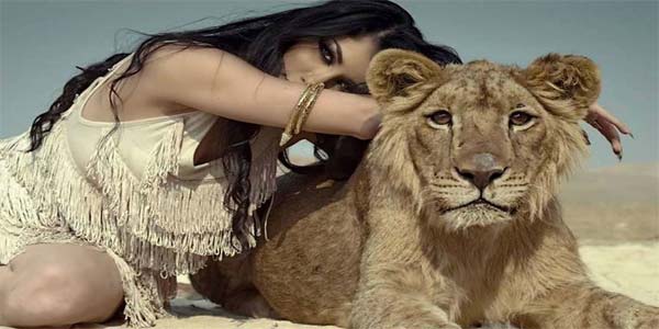 женщина с львицей