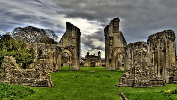 Гластонбери