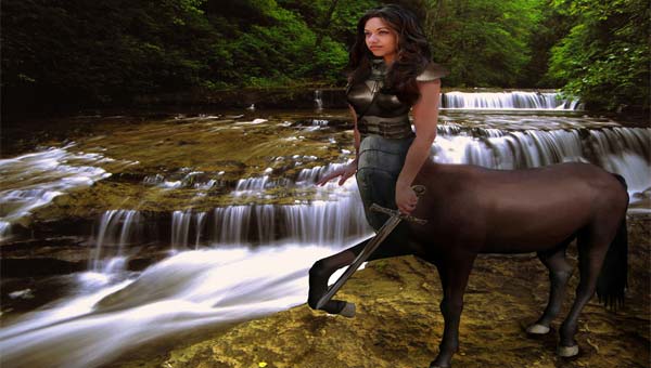 девушка кентавр на фоне природы