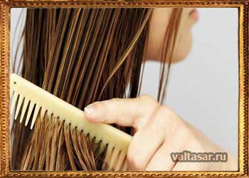 расчесывать волосы