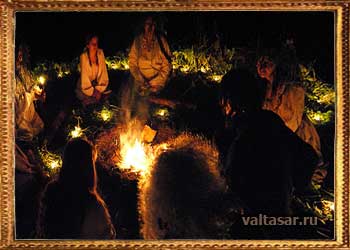 маги в круге у огня