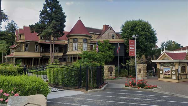 Фасад дома Винчестеров