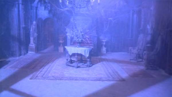 призрачный дом