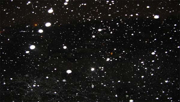 фейерверк в ночном небе