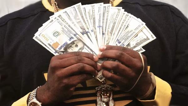 африканец с долларами