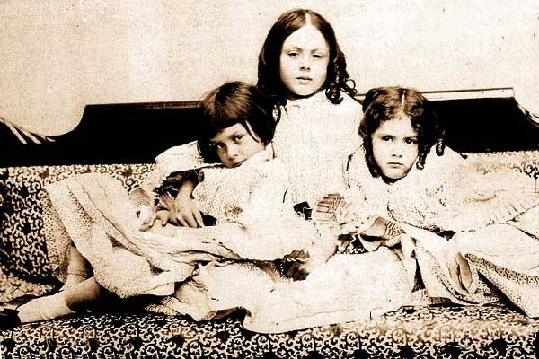 Сёстры Алисы Лиддел