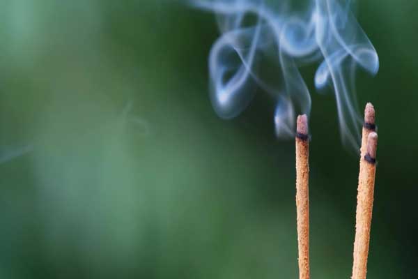 курящиеся благовония