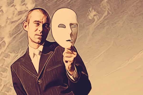 человек с маской