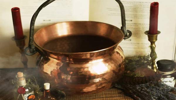 магический котел и свечи