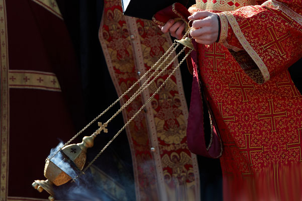 кадильница с ладаном