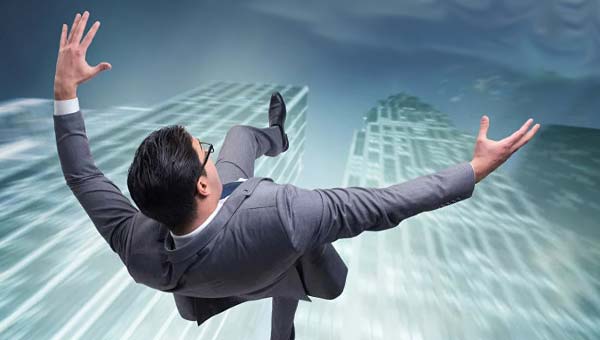 человек упал с высоты