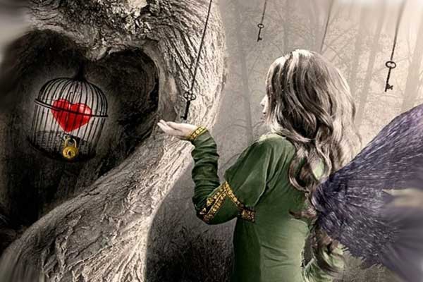 сердце в клетке, девушка и ключи