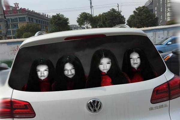 японки в автомобиле