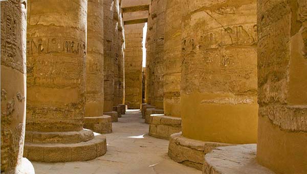 колонный зал храма