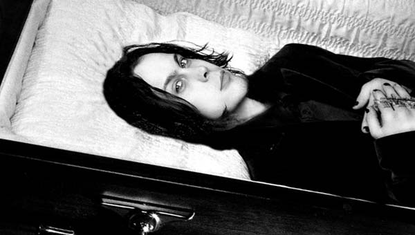 вампир в гробу