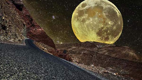 готическая луна