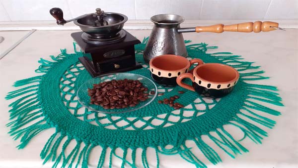 кофемолка, турка, кофейные зерна