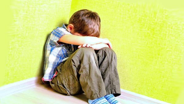 ребенок в углу