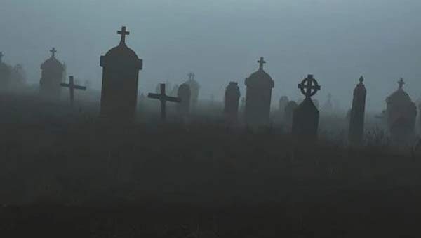 могилы на погосте