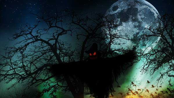 призрак с красными глазами на фоне Луны