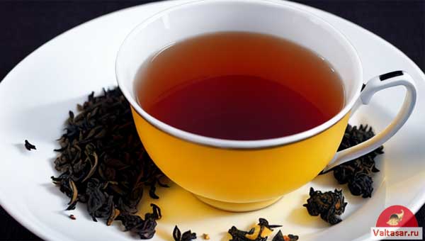 чашка чая на блюдце