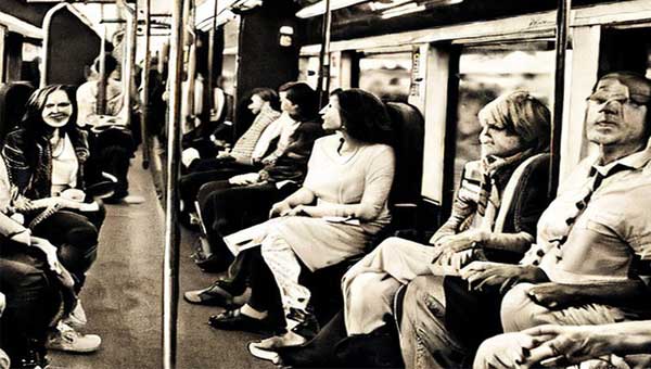 люди в поезде