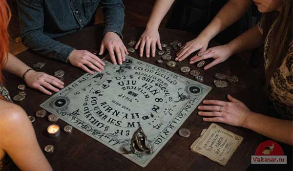 медиумы за работой